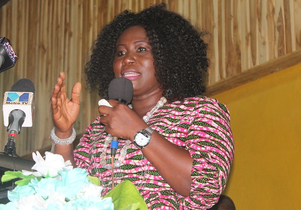 Mrs Elizabeth Naa Afoley Quaye, Minister of Fisheries and Aquaculture Development addressing participants